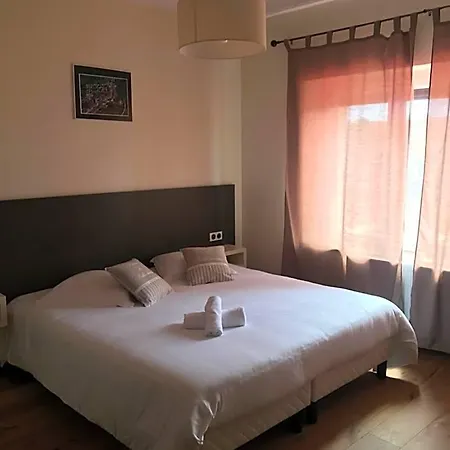 Logis Le Provencal Hotel 2*