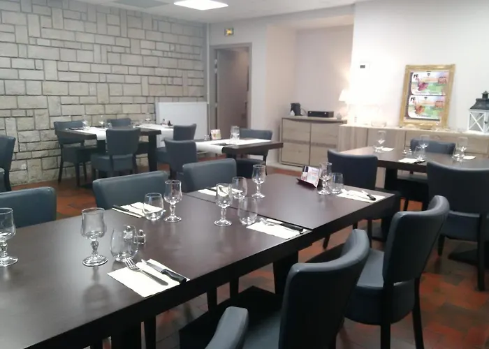 Hotel Logis Le Provencal 2*